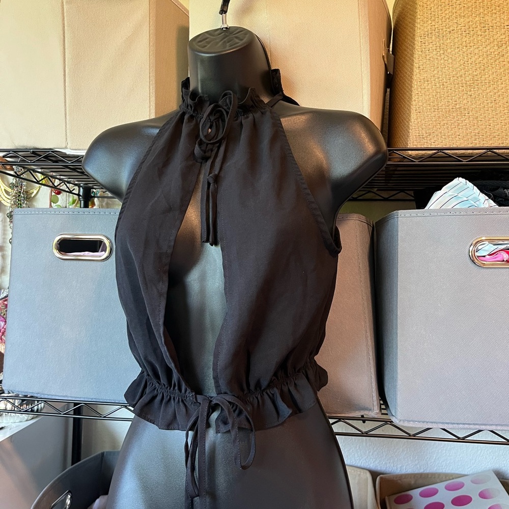 Black Halter Tie-Front Crop Top